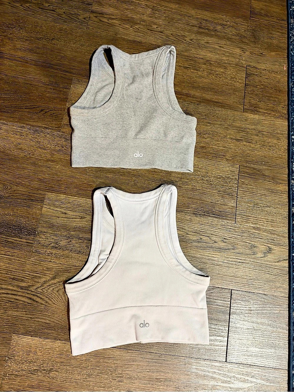Alo Cropped Athletic Tank Top Set in Gray & White